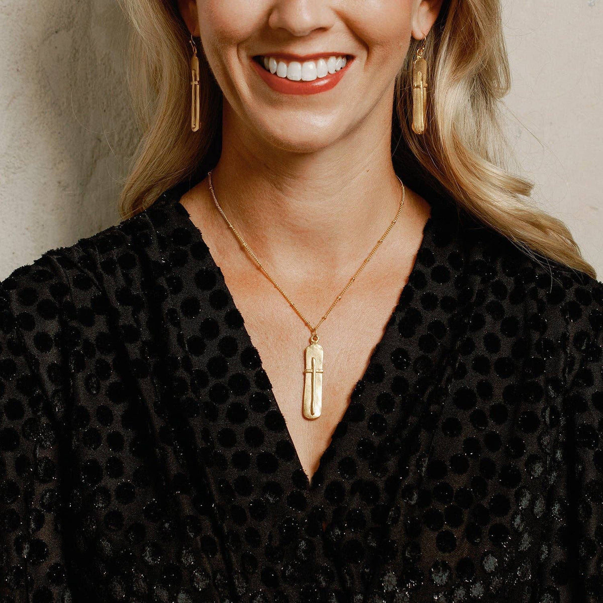 Dainty Bar Cross Necklace: Silver