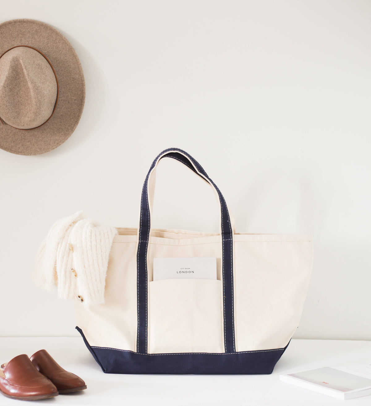 Large Classic Tote: Brown
