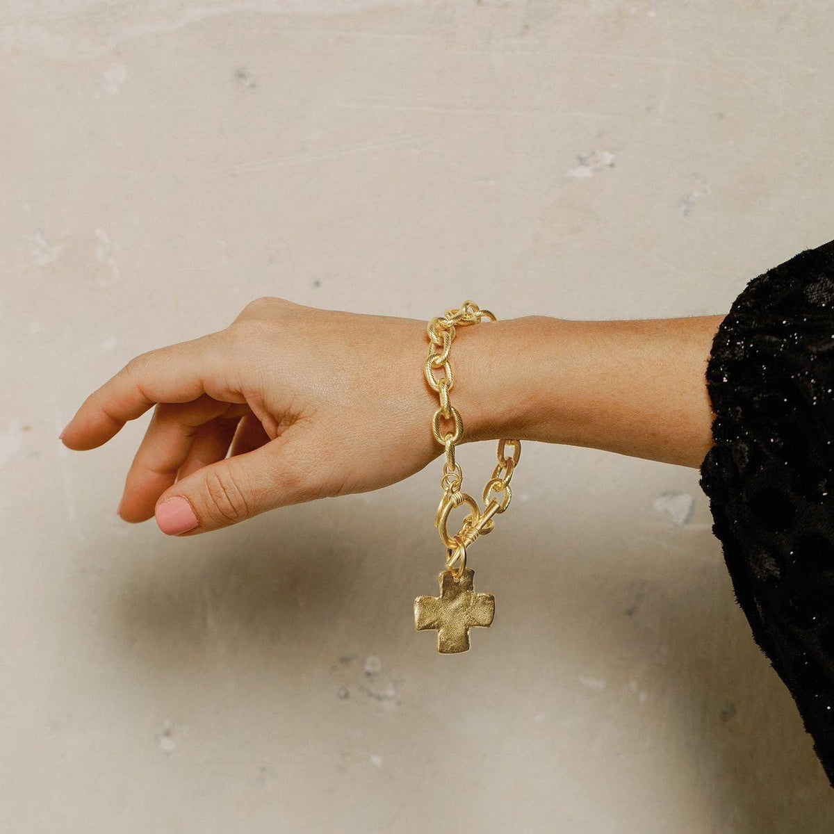 Cross Toggle Bracelet: Gold