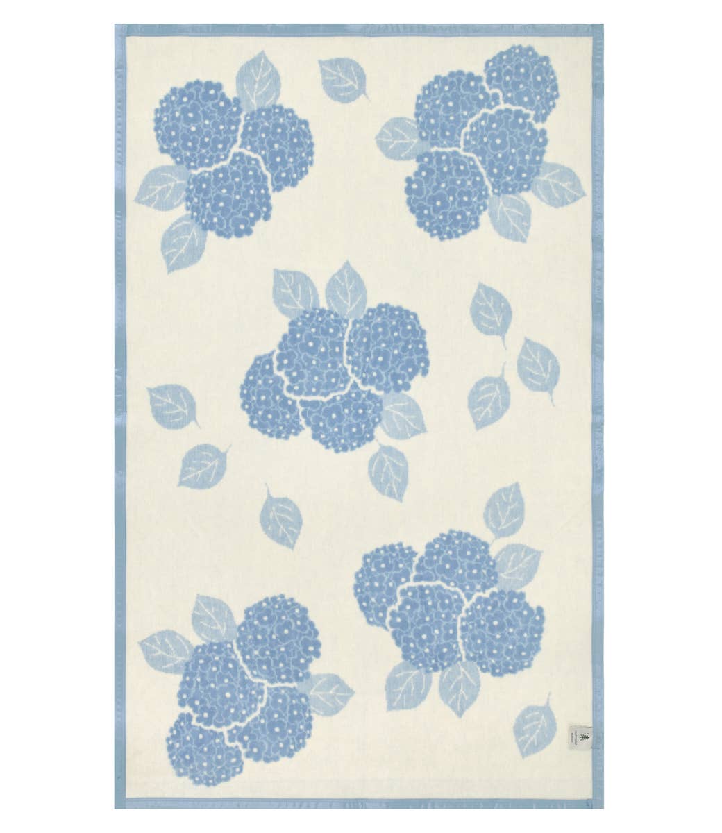 CHAPPY WRAP Hydrangeas Bluebell Blanket