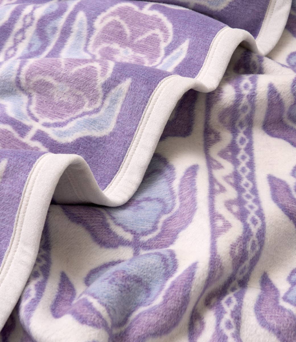 CHAPPY WRAP Violets Blanket