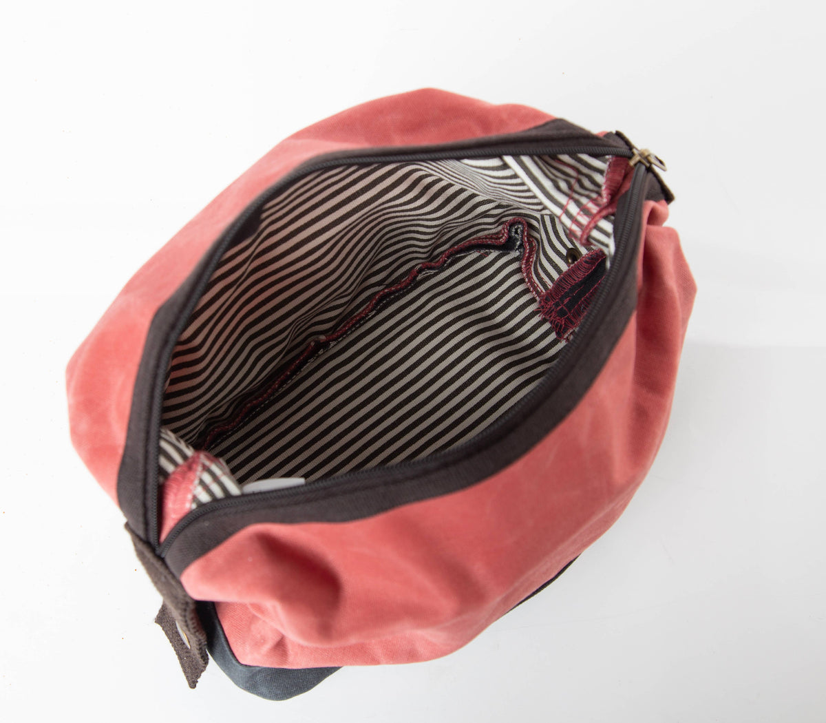 Waxed Dopp Kit: Olive