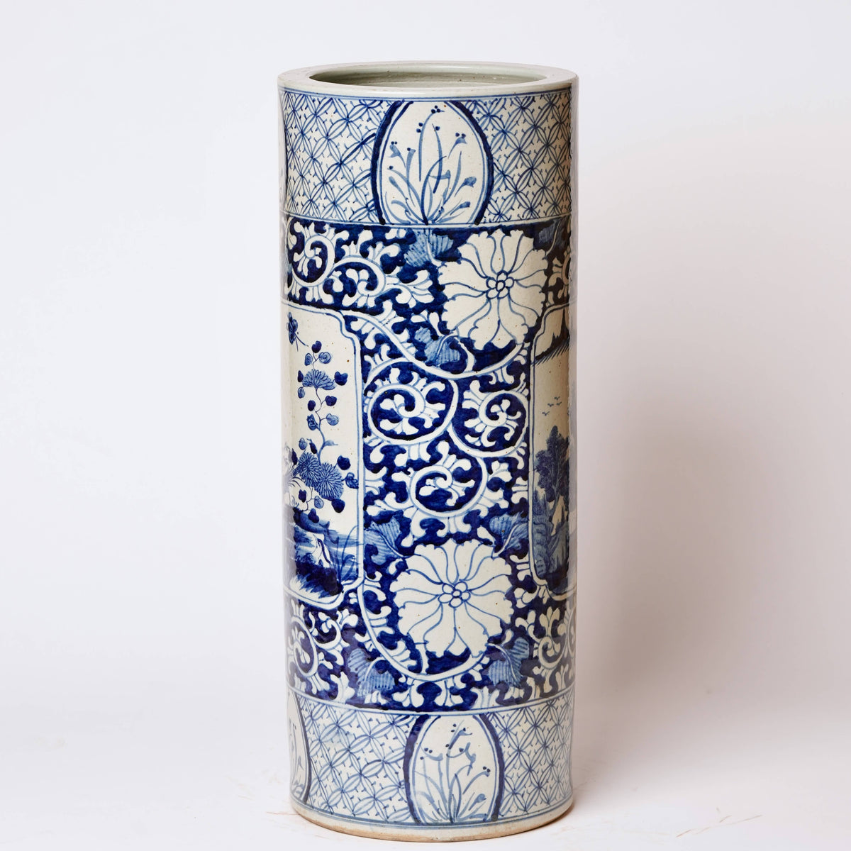 Cartouche Porcelain Umbrella Stand