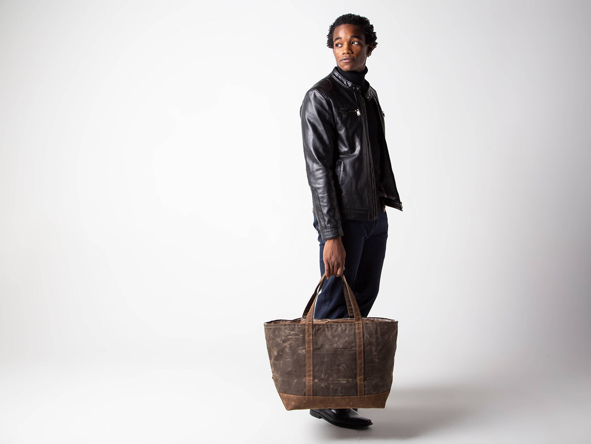 Waxed Large Classic Tote: Olive