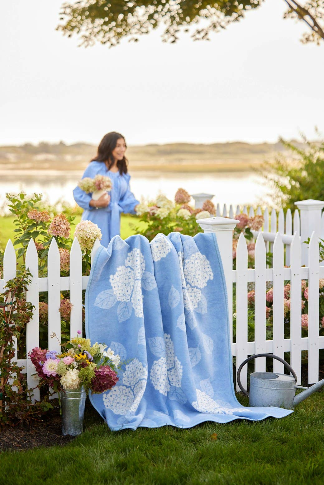 CHAPPY WRAP Hydrangeas Bluebell Blanket