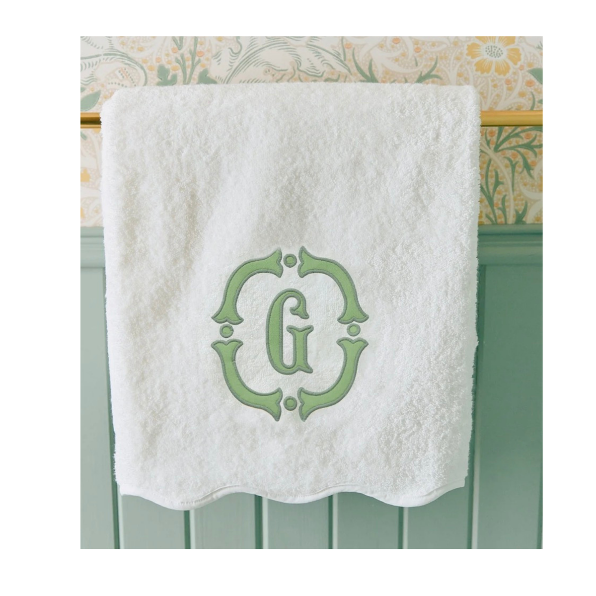 Weezie Scallop Bath Towel- White