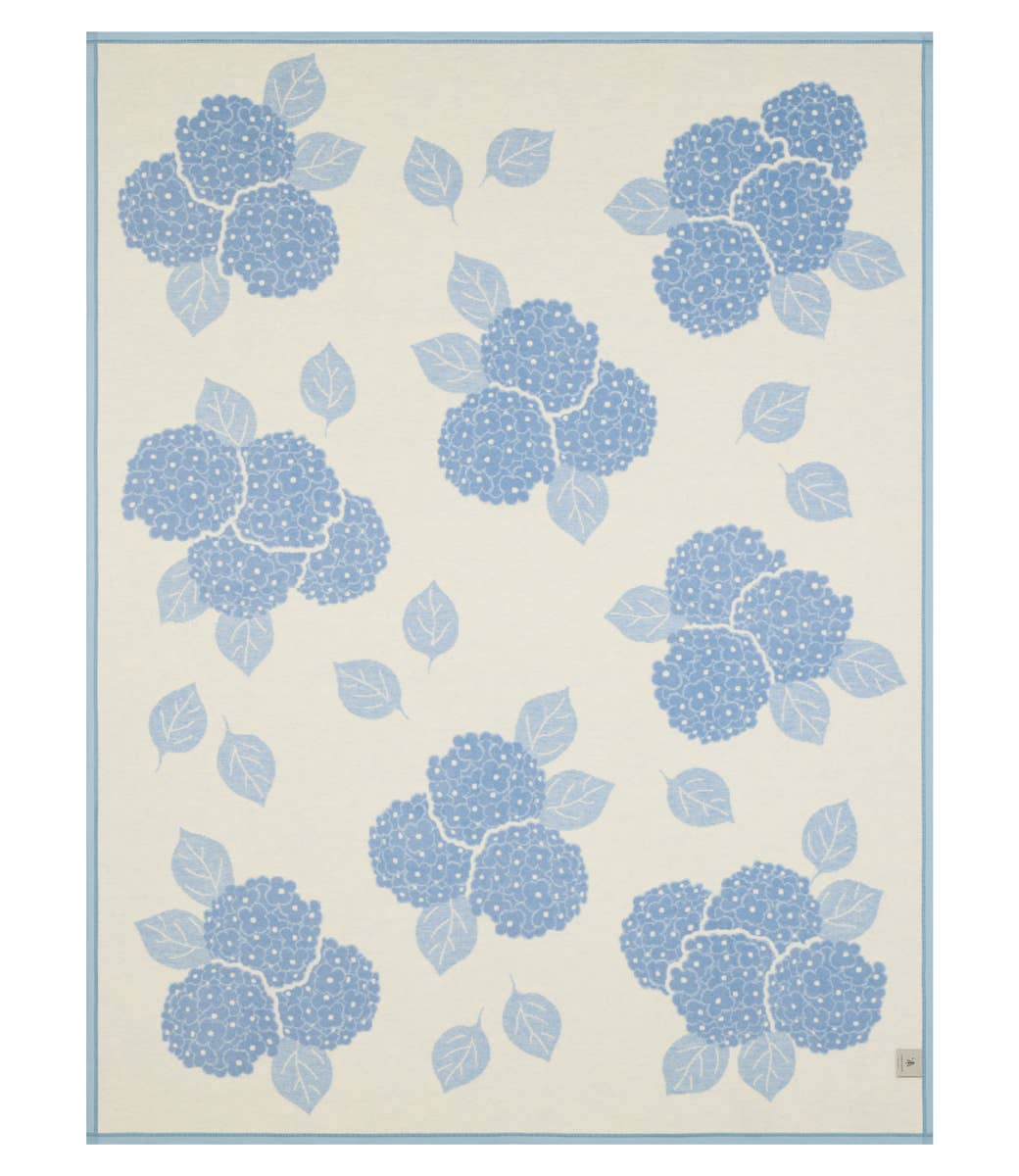 CHAPPY WRAP Hydrangeas Bluebell Blanket