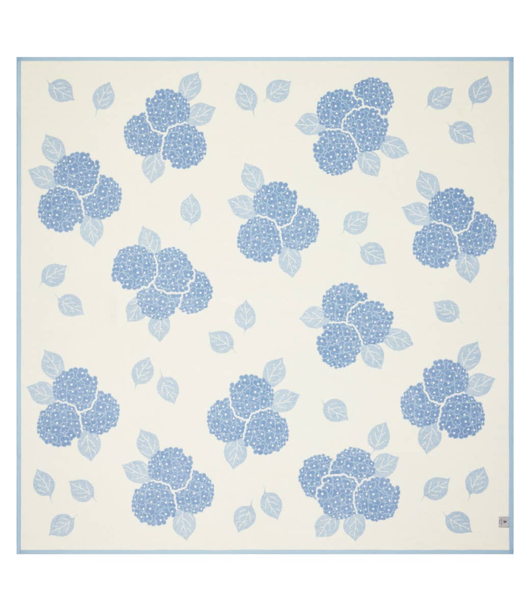 CHAPPY WRAP Hydrangeas Bluebell Blanket