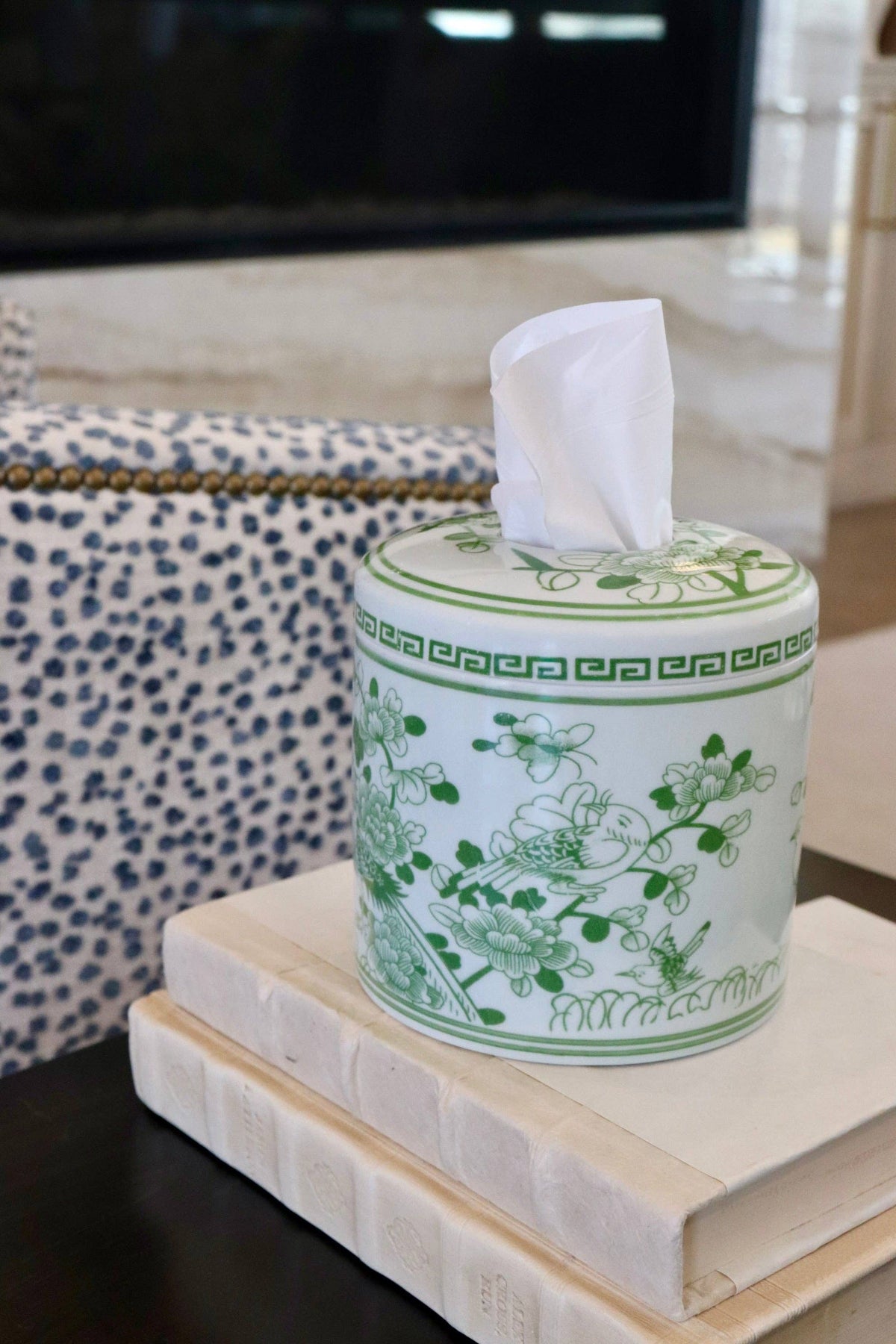 Jade Tissue Vessel
