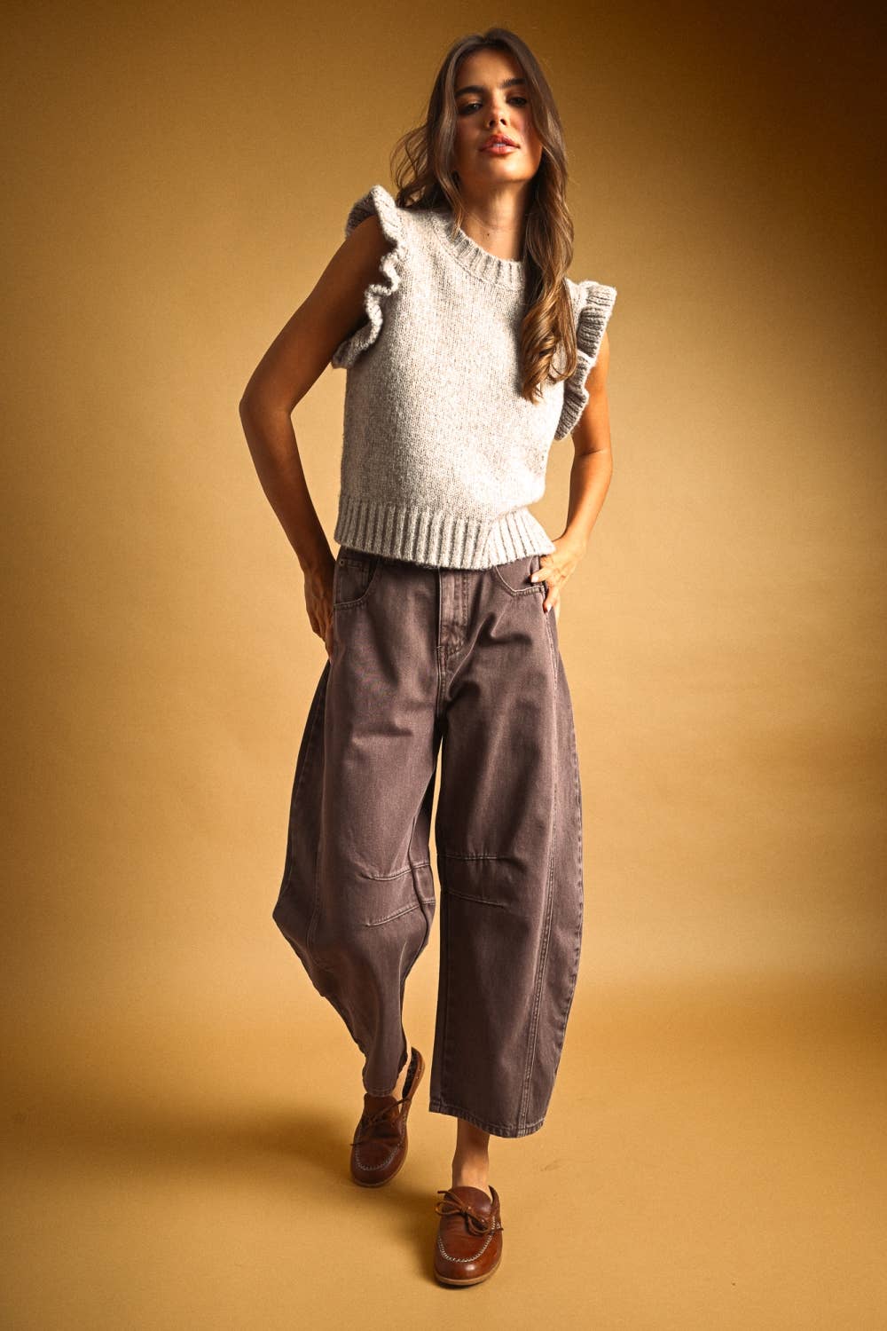 RUFFLE SLEEVE SWEATER TOP: MOCHA