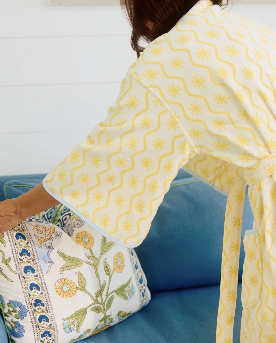 Weezie Bell Sunbeam Sleeve Plush Robe