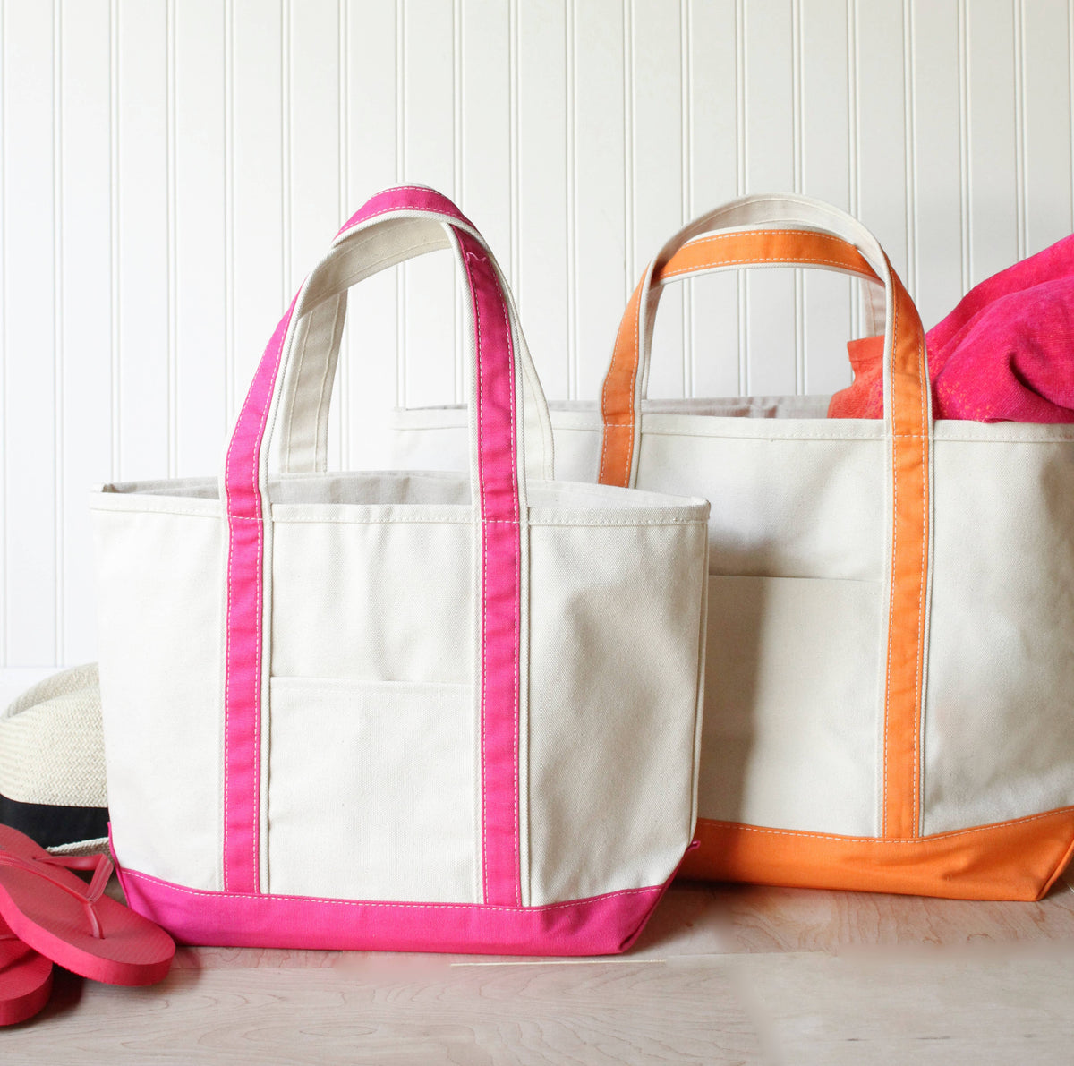 Medium Classic Tote: Coral