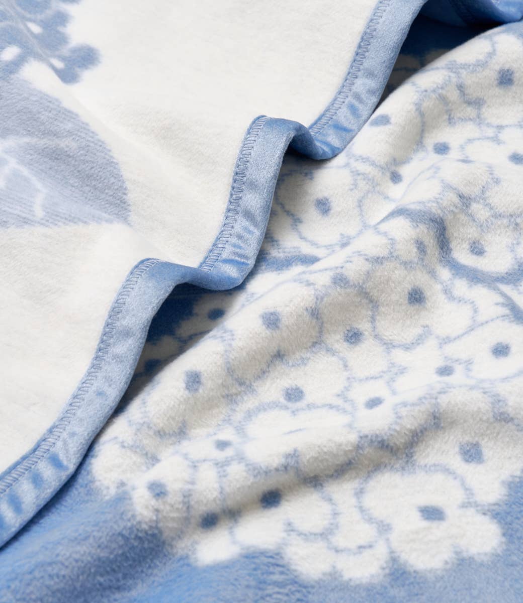 Hydrangeas Bluebell Blanket: Original