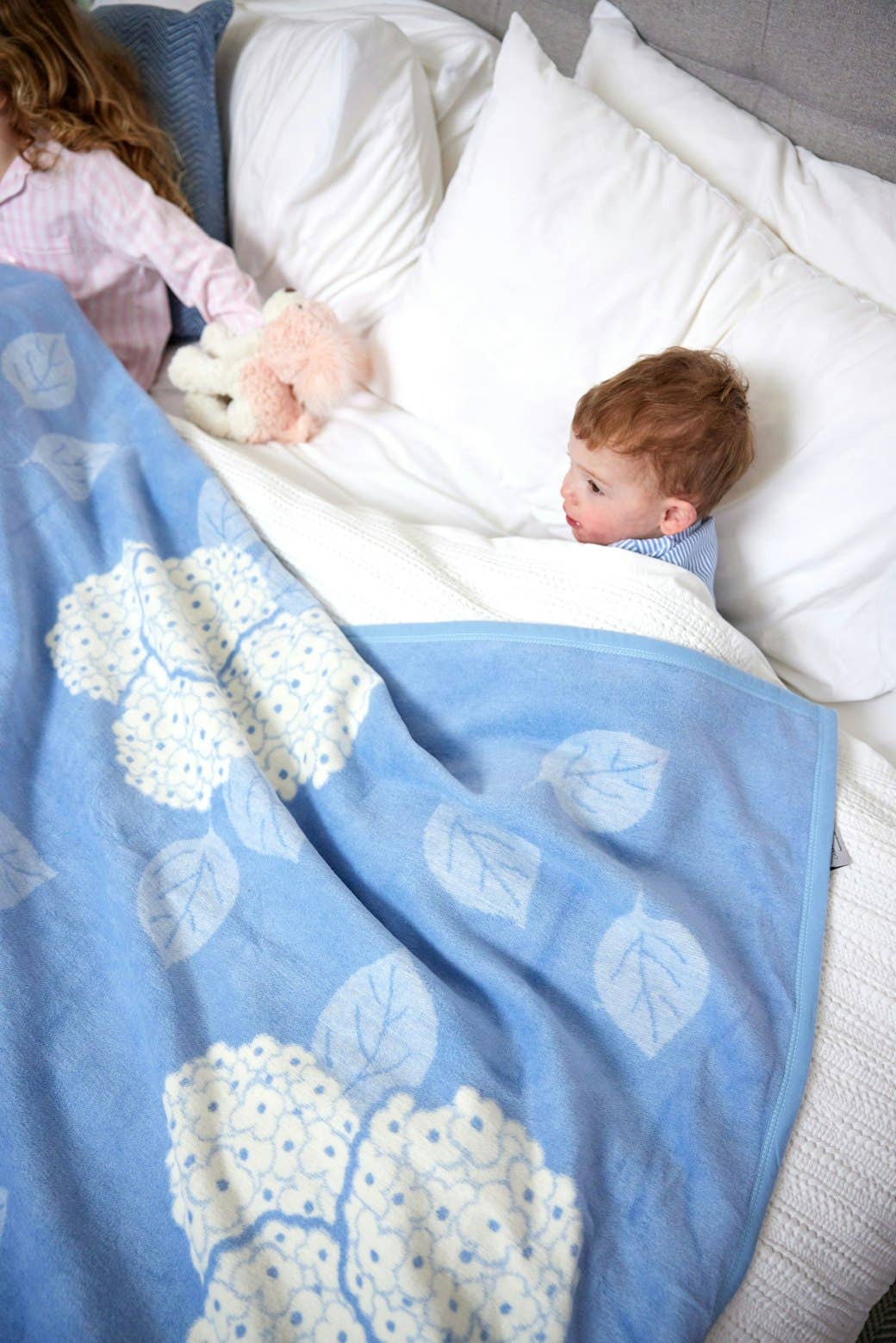 CHAPPY WRAP Hydrangeas Bluebell Blanket