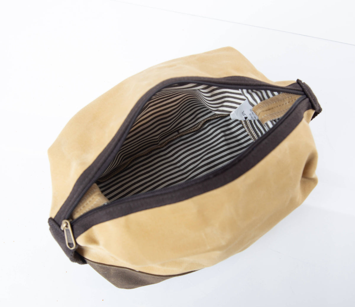 Waxed Dopp Kit: Olive
