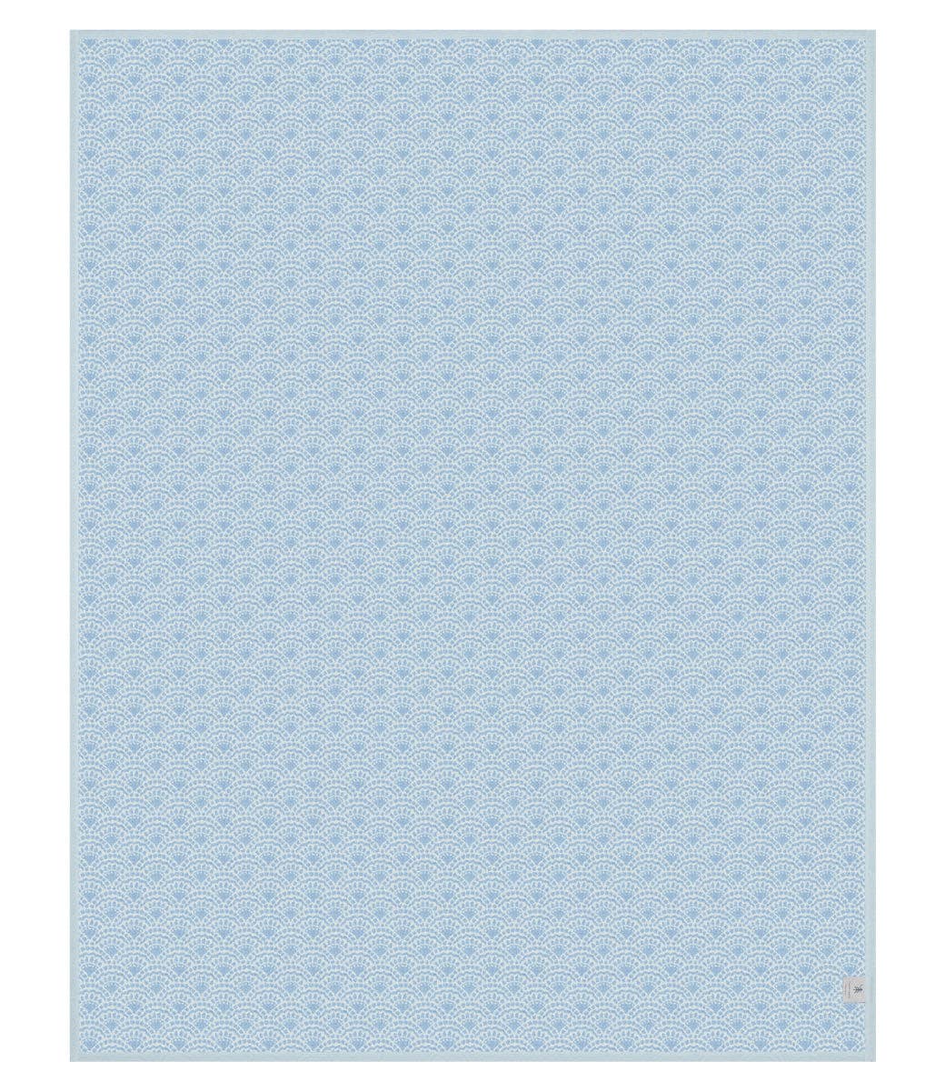 CHAPPY WRAP Seaside Scallops Fog Blanket: Original