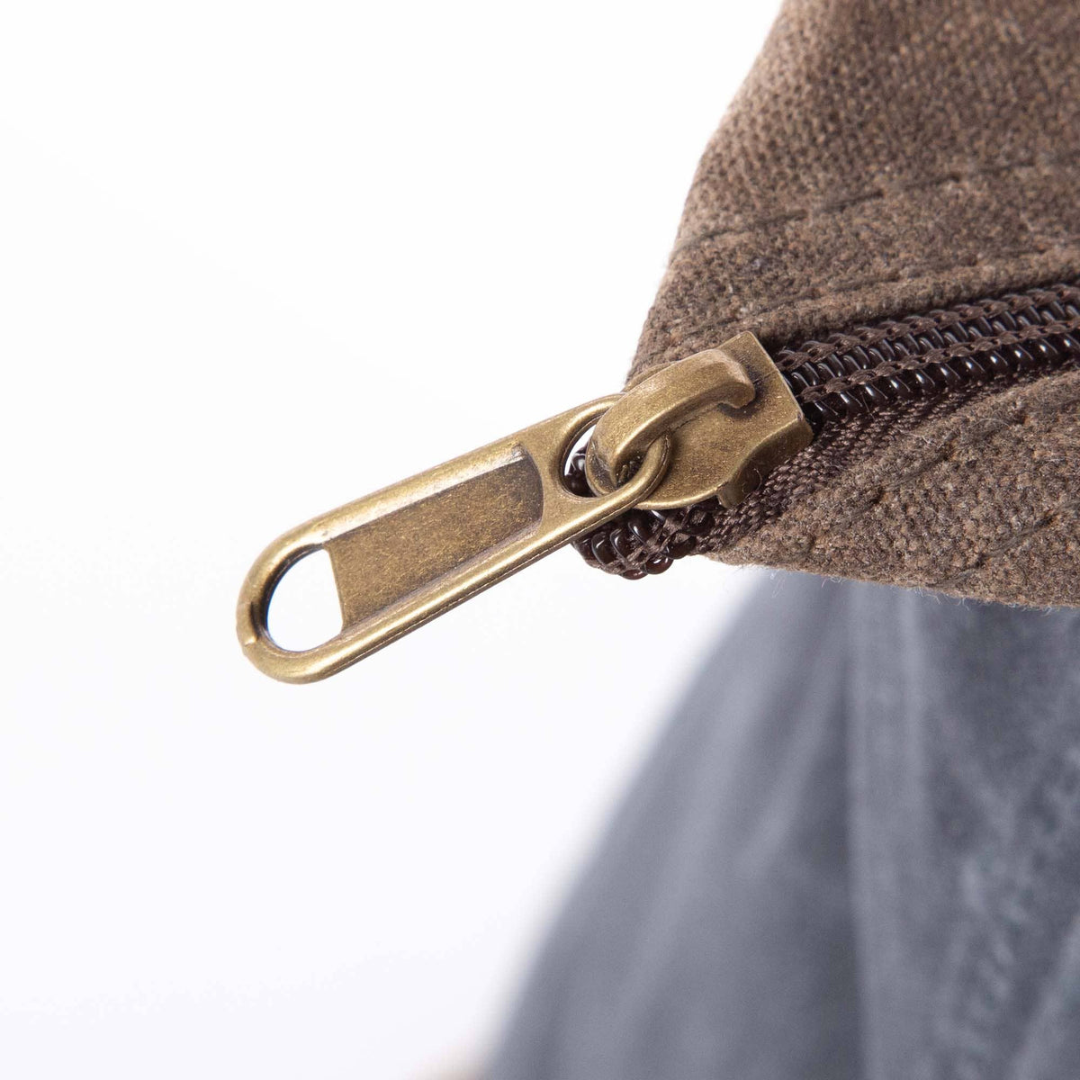 Waxed Large Classic Tote: Olive