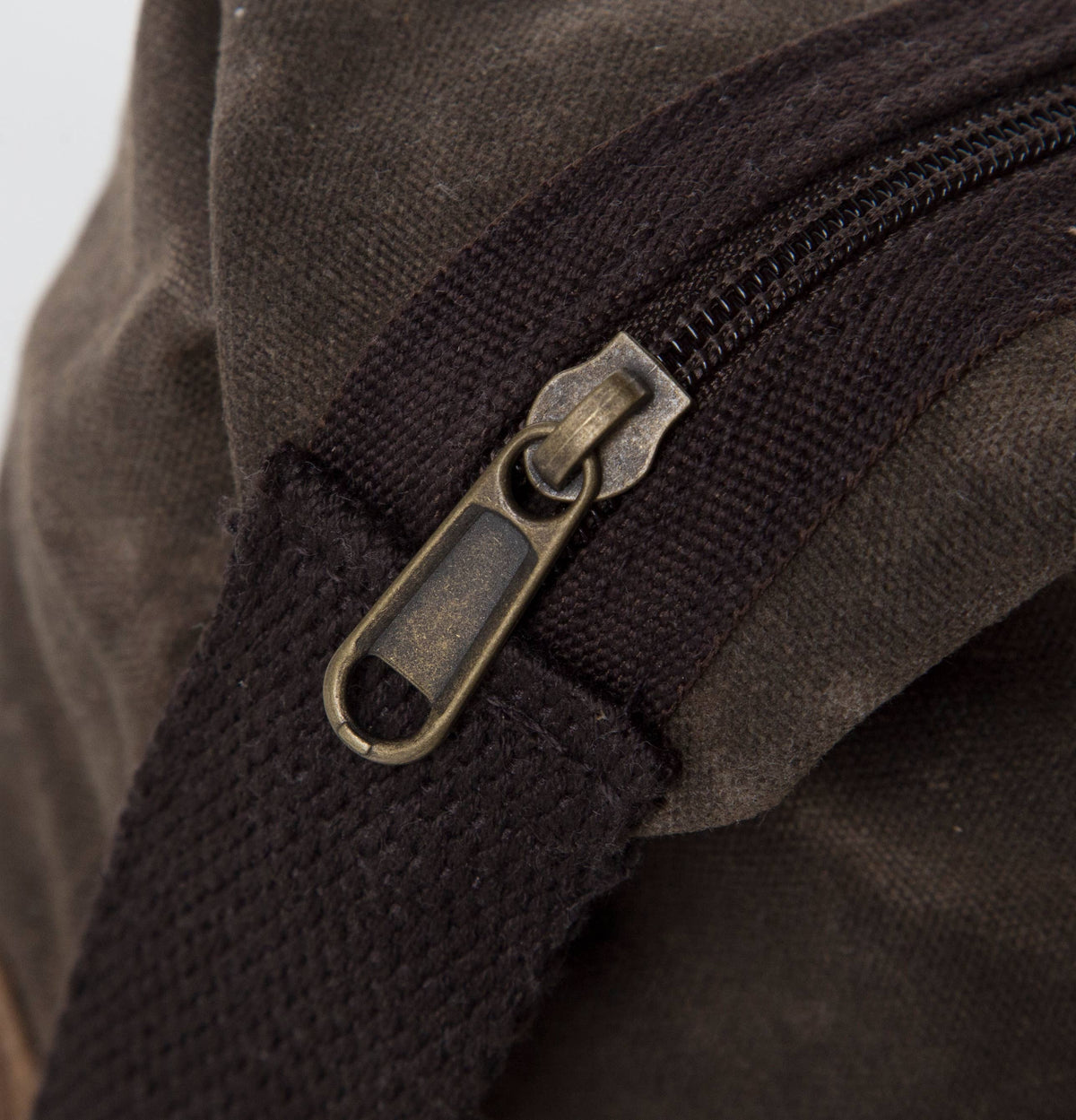 Waxed Dopp Kit: Olive