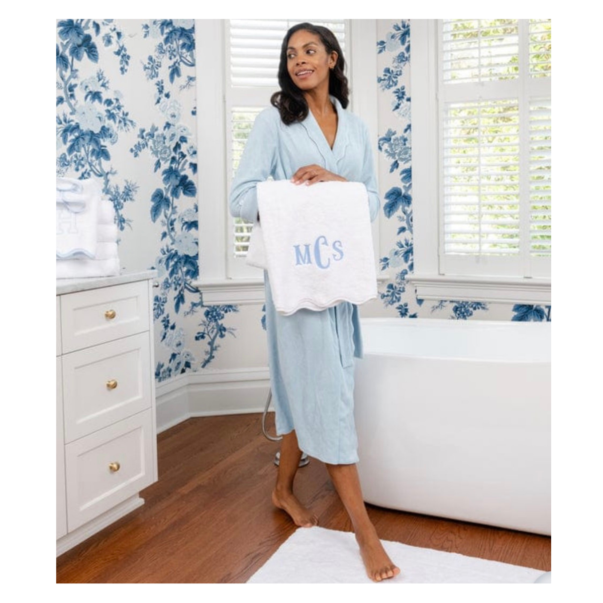 Weezie Scallop Bath Towel- White