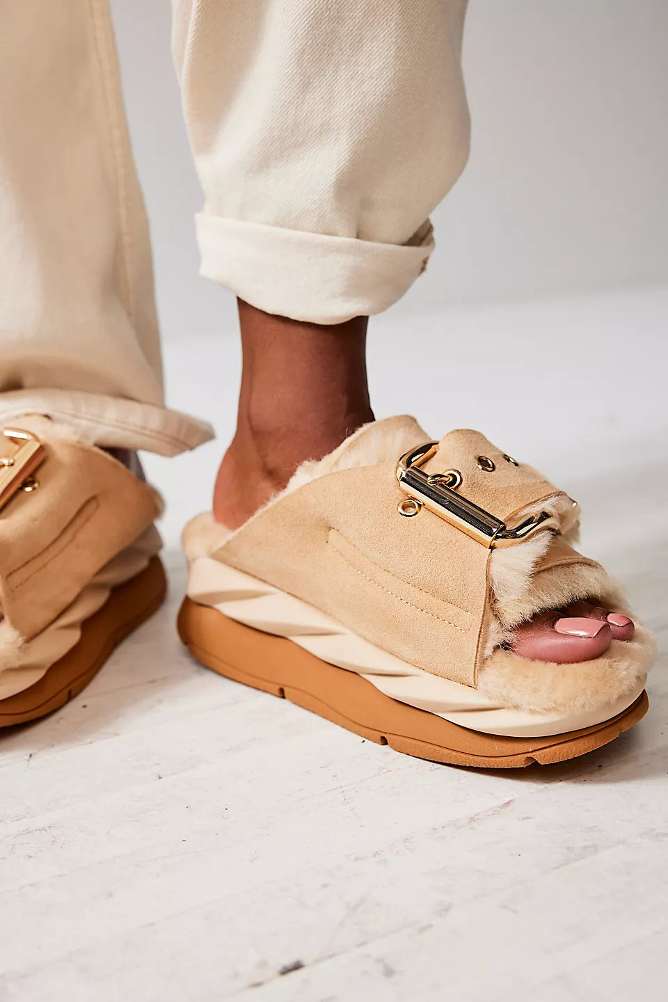 4CCCCEES- Mellow Laze Shearling Slide