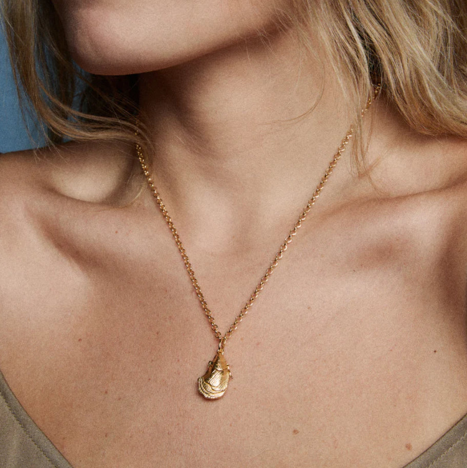 HART Oyster Vesta Case Necklace- 18” Mini Belcher