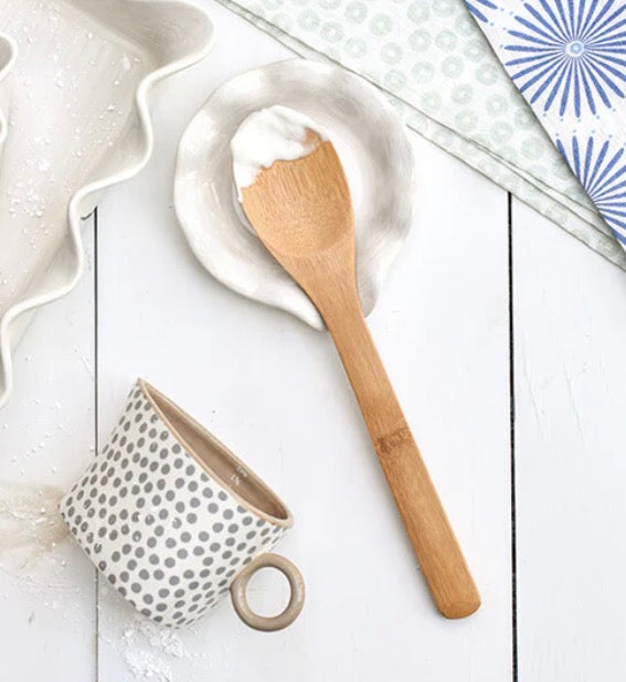 Signature Ruffle Spoon Rest White