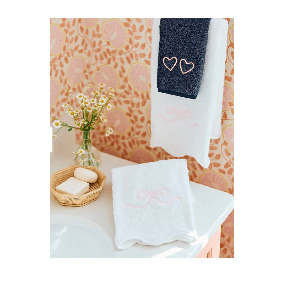 White Scallop Hand Towels