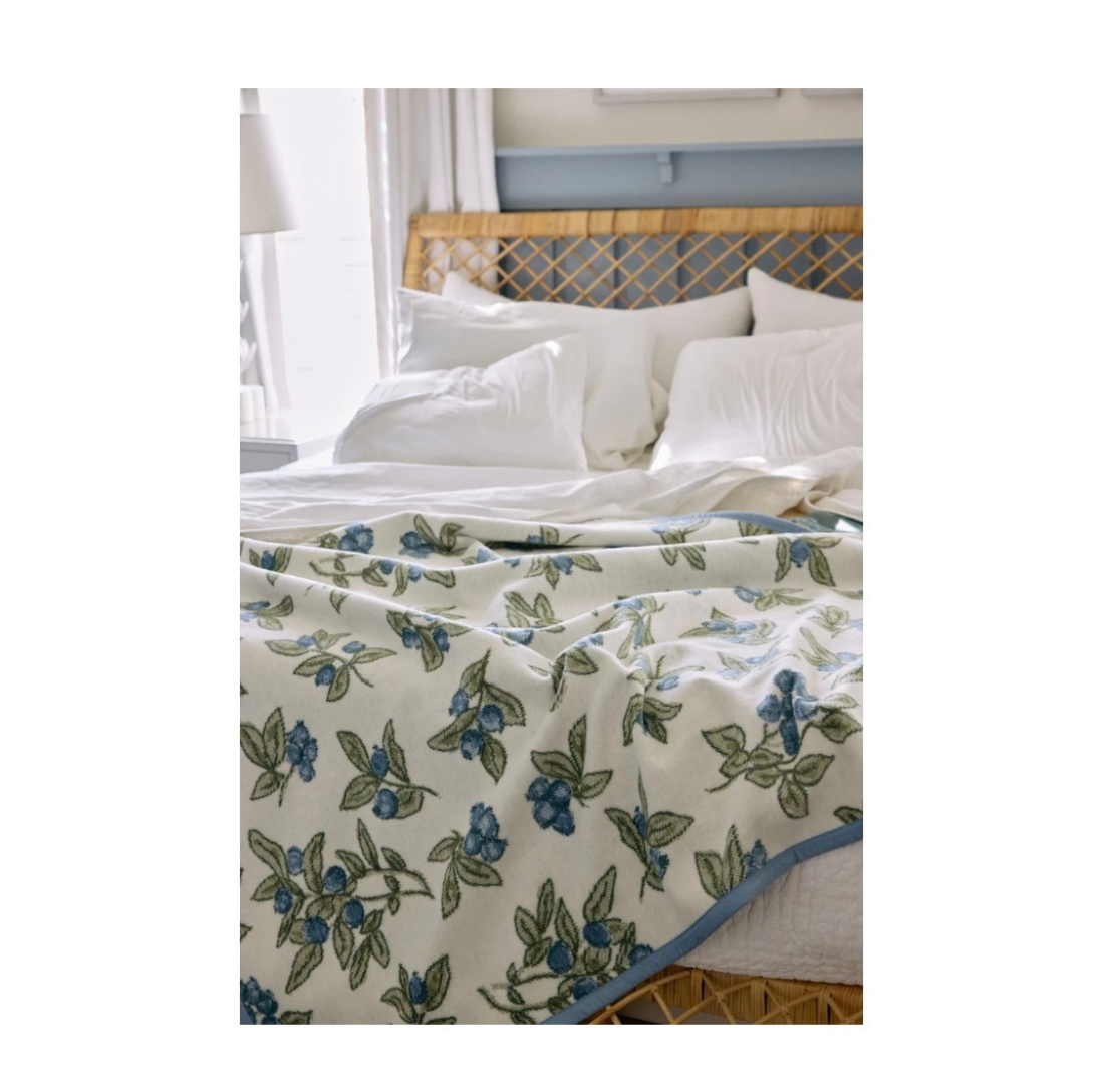 CHAPPY WRAP Blueberries Blanket