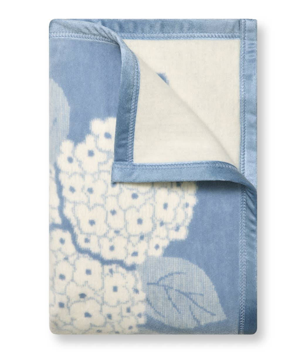 CHAPPY WRAP Hydrangeas Bluebell Blanket