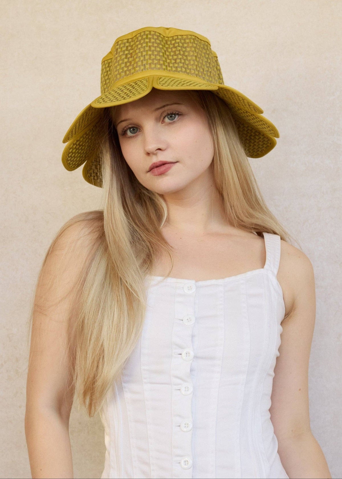 Large Tuscany Manhattan Hat
