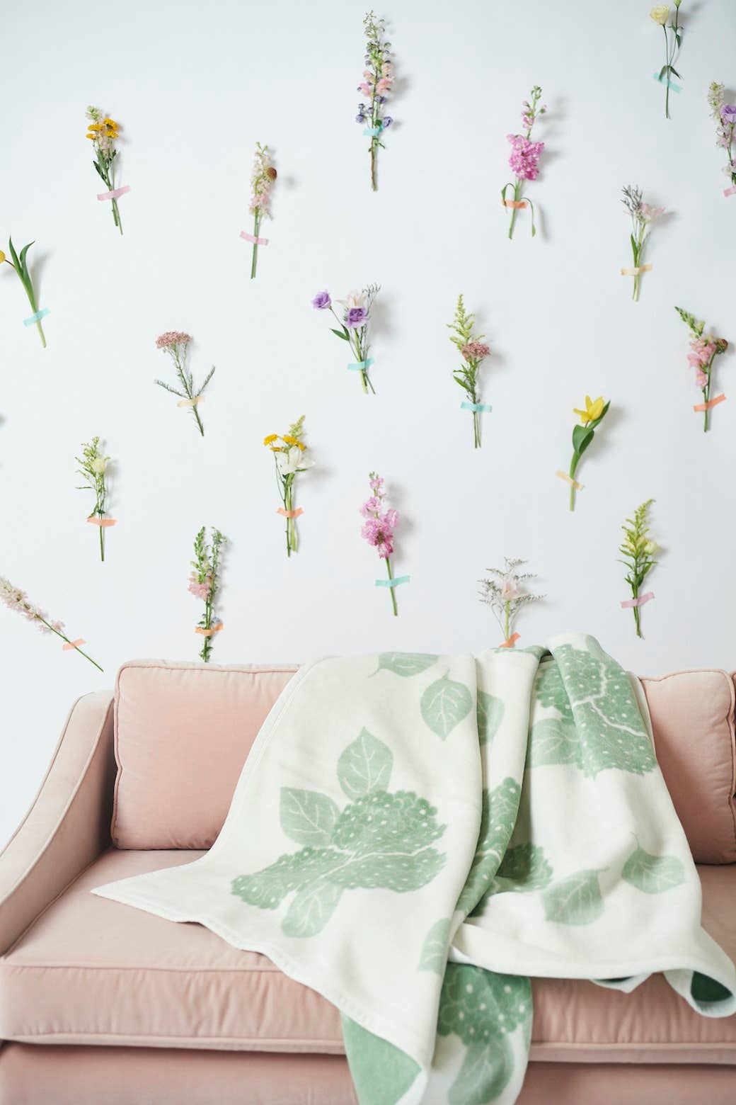 CHAPPY WRAP Hydrangeas Sage Blanket