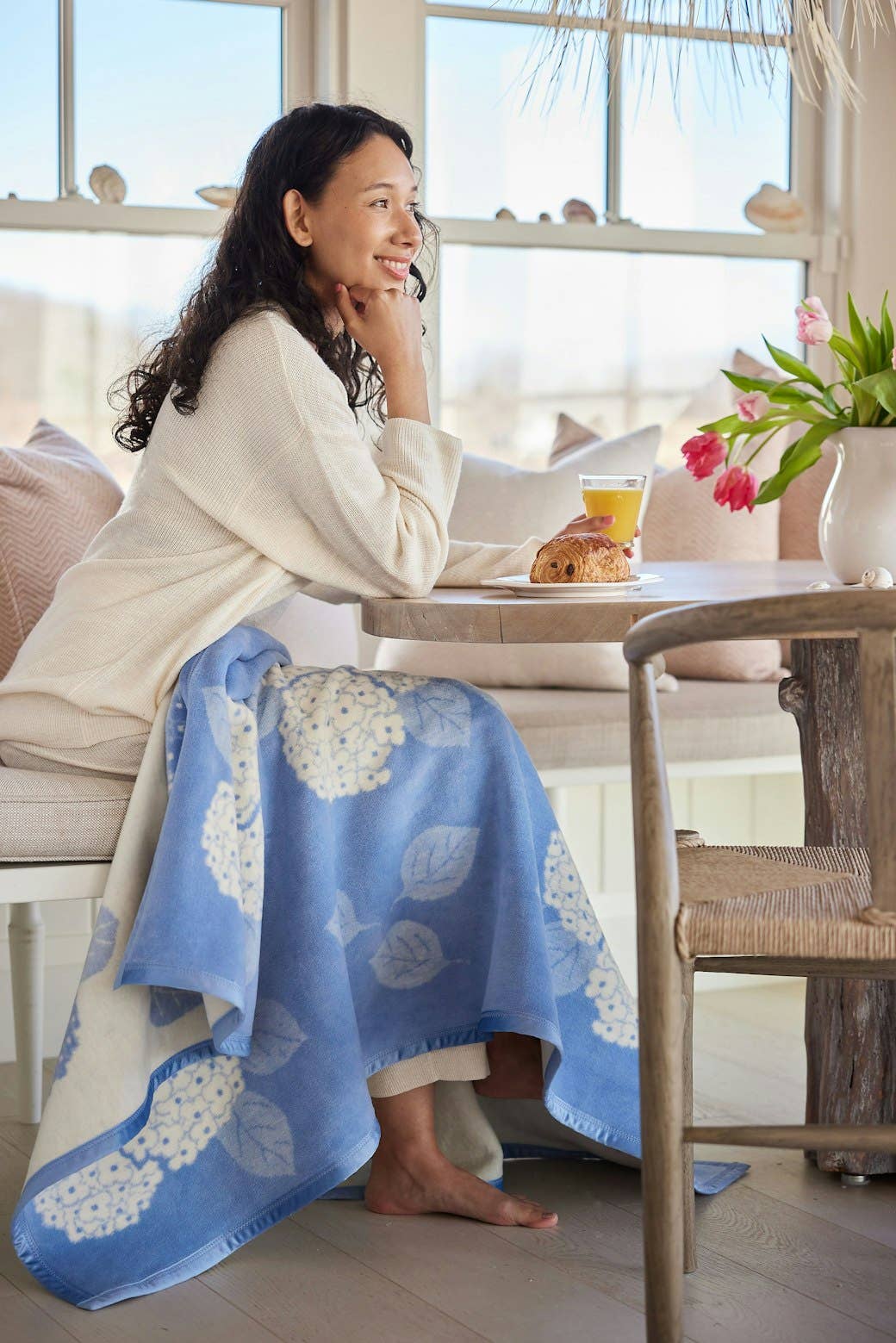 CHAPPY WRAP Hydrangeas Bluebell Blanket