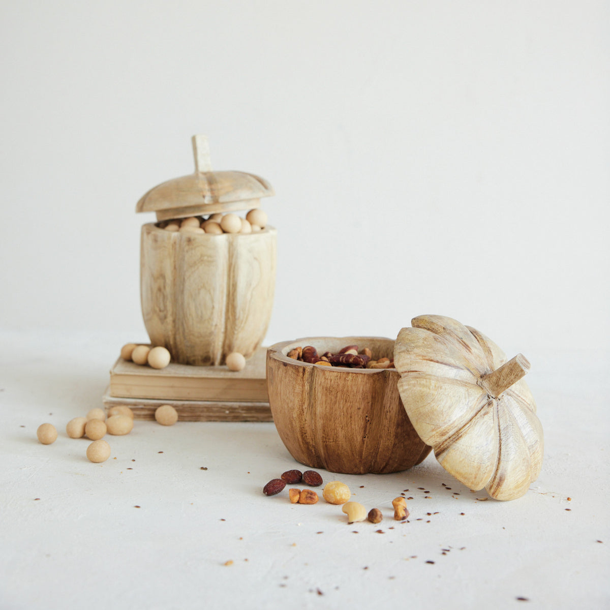 Acorn with Lid