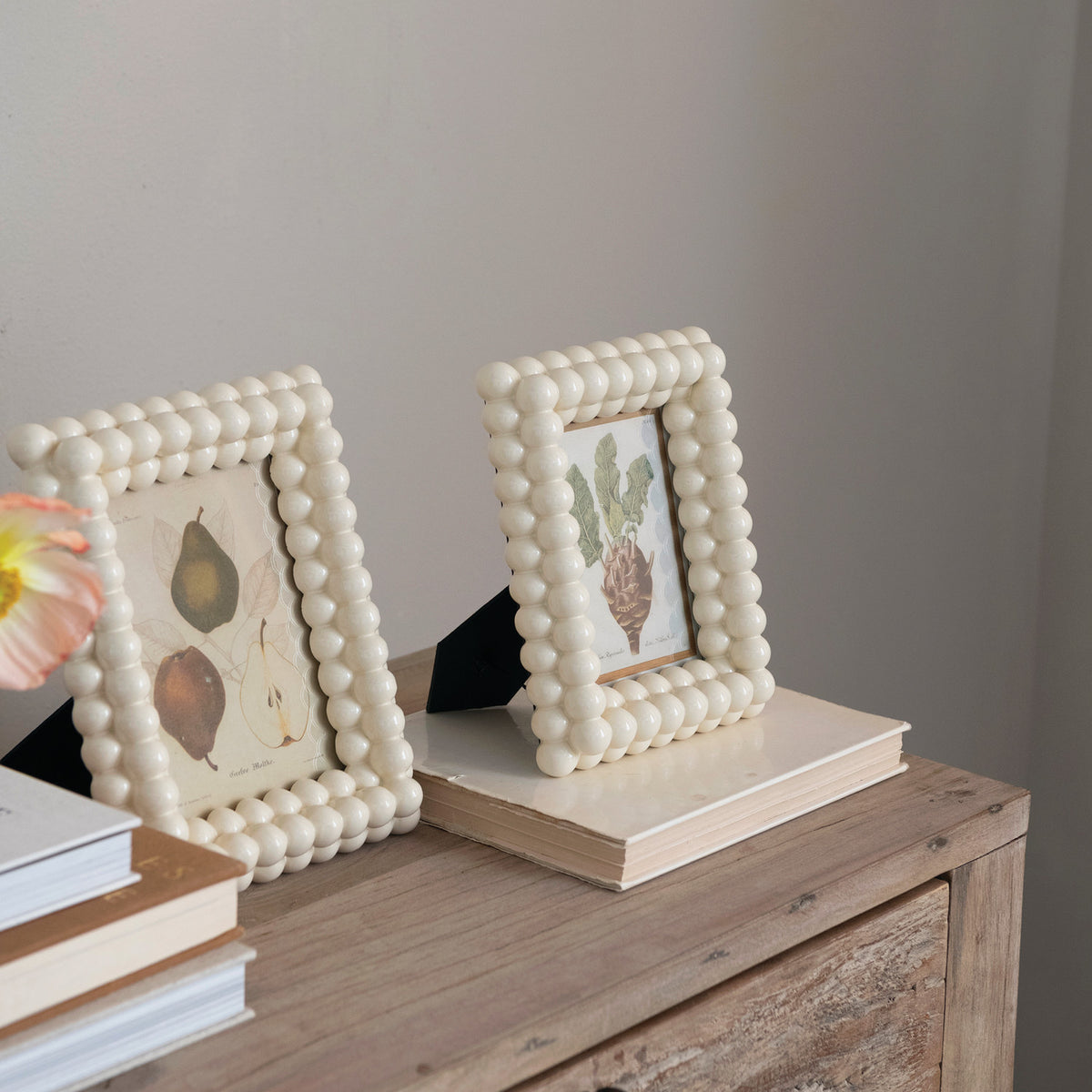 Cream Hobnail Frame