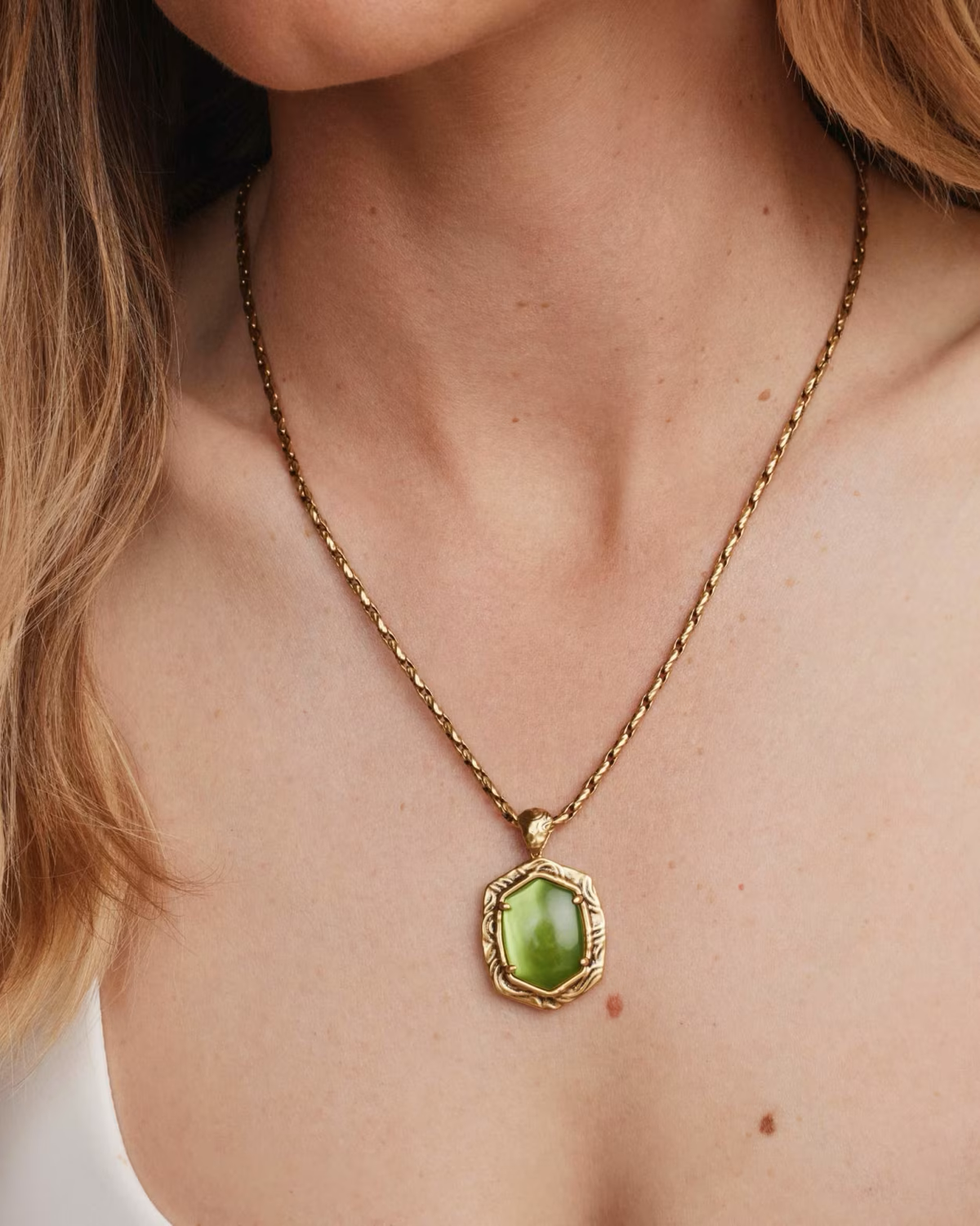 Tiger Striped Daphne Vintage Gold Small Long Pendant Necklace
